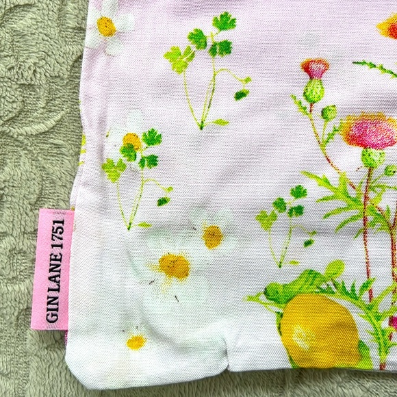 Cynthia Rowley Cloth Drawstring Bag Gin Lane 1751 More Gin Please FREE SUNGLASS - Picture 11 of 16